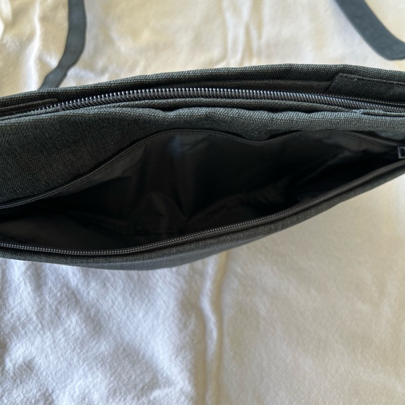 Muji crossbody canvas bag - Picture 6 of 8